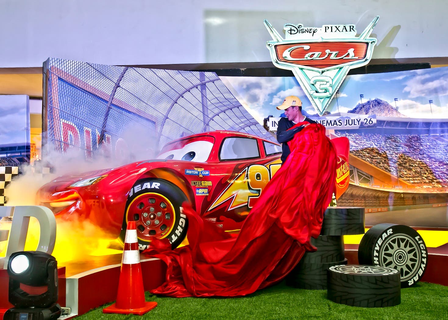 Matteo Guidicelli Unveils Life Sized Lightning Mcqueen At Sm North Edsa