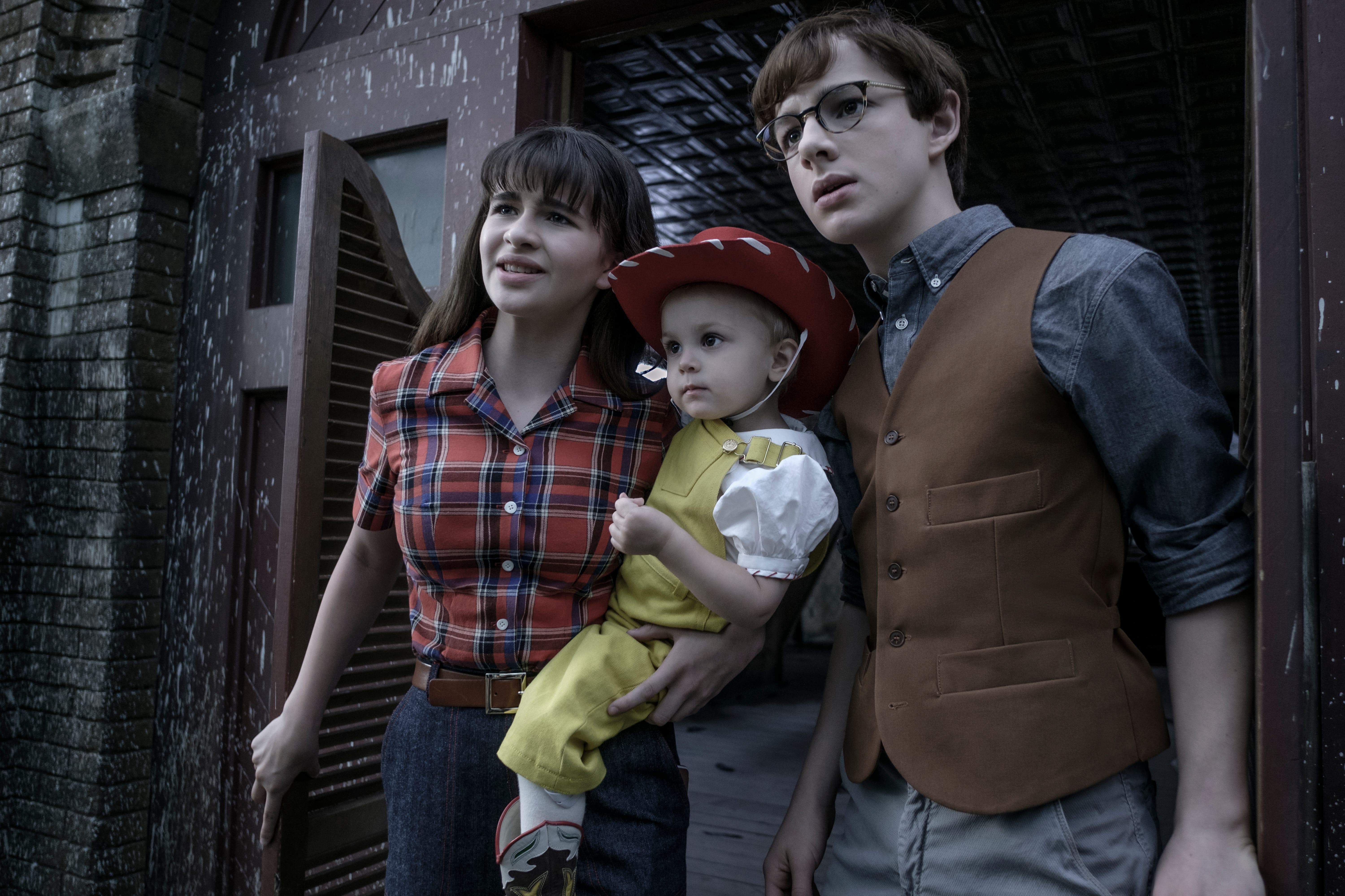 7 Reasons to Watch 'A Series of Unfortunate Events' Season 2 | Starmometer